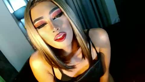 miss yasii online show from 12.13.24
