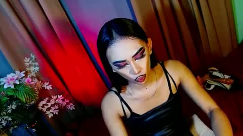 miss yasii online show from 12.20.24