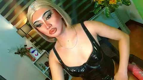 miss yasii online show from 04.19.26