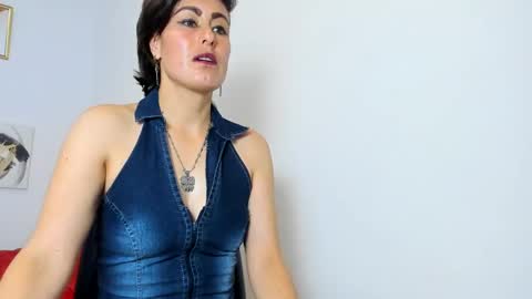 Yasemin online show from 10.07.25