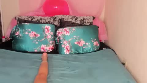 Yasmina online show from 01.30.25