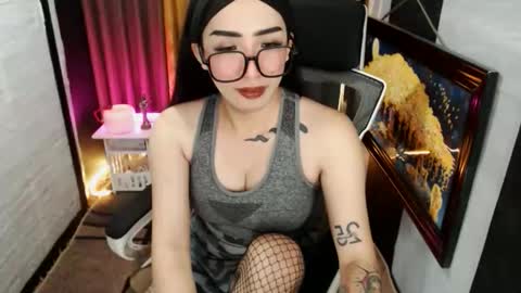 Snapshot of yassiered chatting on 09.18.25 yassiered online show from 09.18.25