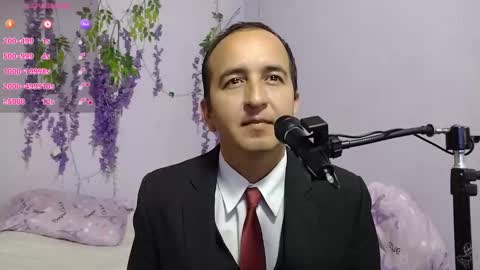 Snapshot of yazflor chatting on 09.27.25 Hazzan y Greisy online show from 09.27.25