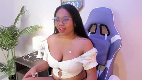 yeika_foxy online show from 02.22.25