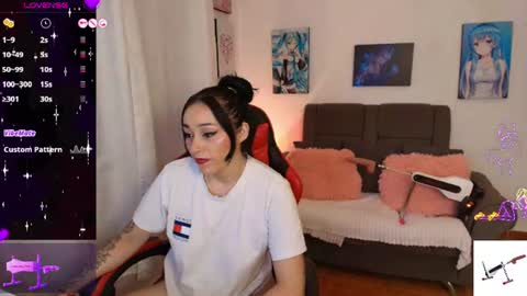 Snapshot of yeliana_sexy chatting on 07.15.26 Valery online show from 07.15.26