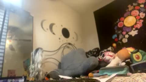 Ella Ts online show from 02.02.25