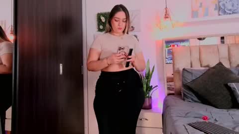 yellow_lily online show from 04.10.26