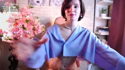 Snapshot of yellow_songbird chatting on 02.08.25 Liya online show from 02.08.25