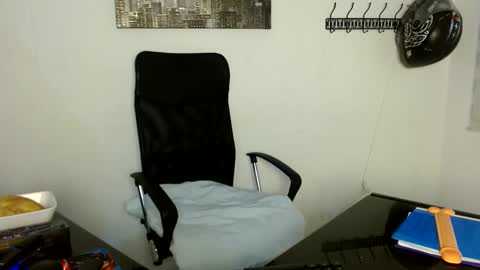 Yera  online show from 10.14.25