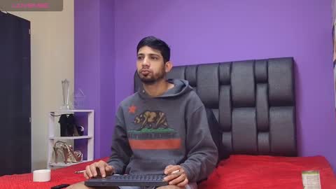 Snapshot of yerk_drom chatting on 10.13.25 yerk_drom online show from 10.13.25