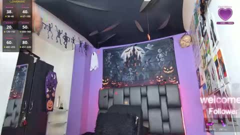 Snapshot of yerk_drom chatting on 10.18.25 yerk_drom online show from 10.18.25