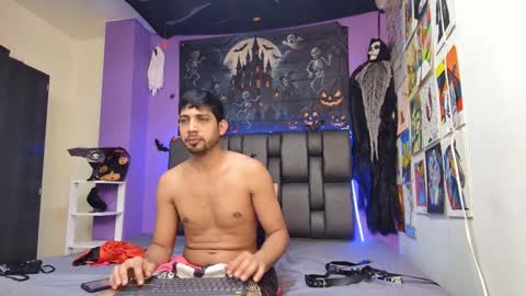 Snapshot of yerk_drom chatting on 10.26.25 yerk_drom online show from 10.26.25