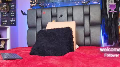 Snapshot of yerk_drom chatting on 10.28.25 yerk_drom online show from 10.28.25