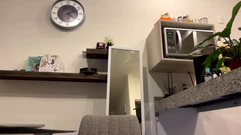 Snapshot of yes_mommy_zlata chatting on 02.15.25 Zlata online show from 02.15.25