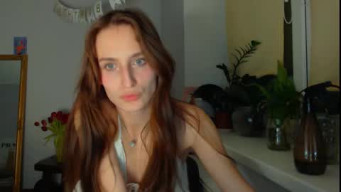 Snapshot of yes_to_heaven chatting on 02.19.25 Zoe online show from 02.19.25