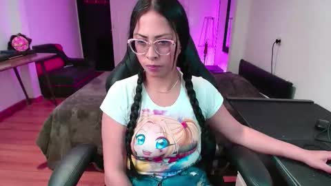 yesie_hot2 online show from 10.28.25