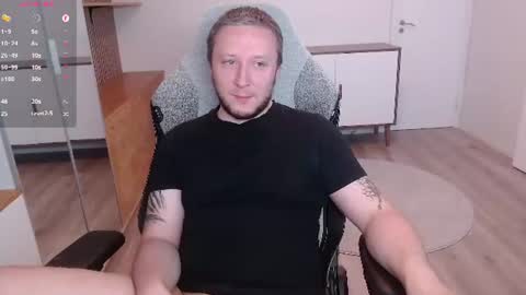 Snapshot of yhdxhy chatting on 06.22.26 James online show from 06.22.26