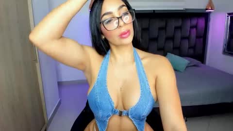 Yika Alves online show from 12.20.25