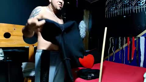 Snapshot of yingandyangg chatting on 02.18.26 yingandyangg online show from 02.18.26