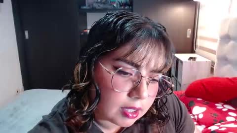 hii i am yini online show from 03.14.26
