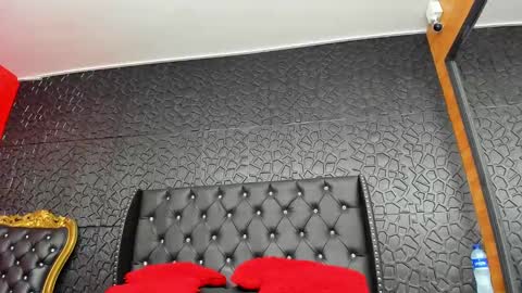 yiyisandoval online show from 09.30.25