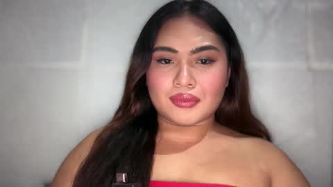 yllana love online show from 12.16.25