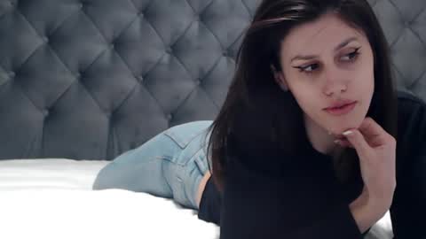 ynnasquirt online show from 02.20.25