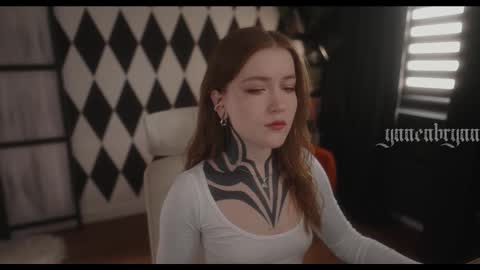 ynnenbrynn online show from 10.08.25