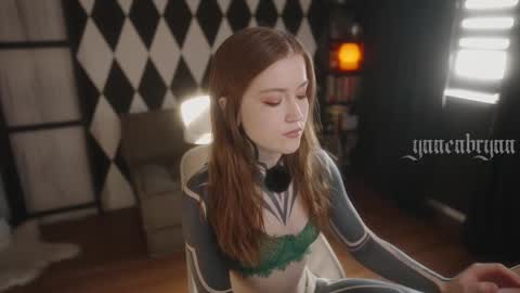 ynnenbrynn online show from 10.13.25