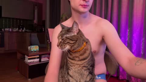 Snapshot of yoga_pizza_420 chatting on 12.10.24 Max online show from 12.10.24