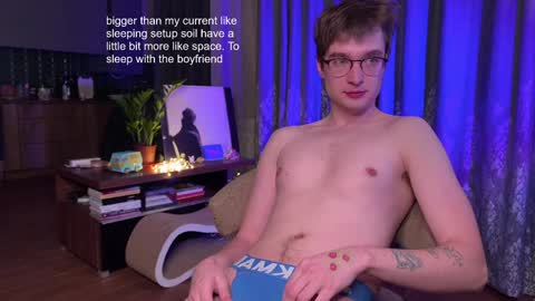 Snapshot of yoga_pizza_420 chatting on 01.16.25 Max online show from 01.16.25