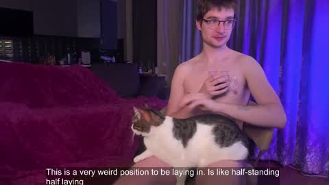 Snapshot of yoga_pizza_420 chatting on 02.10.25 Max online show from 02.10.25