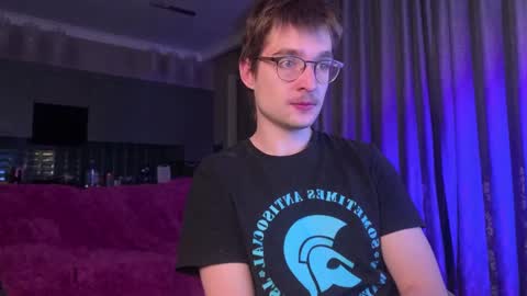 Snapshot of yoga_pizza_420 chatting on 02.11.25 Max online show from 02.11.25