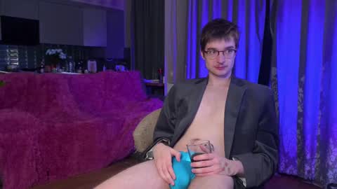 Snapshot of yoga_pizza_420 chatting on 02.14.25 Max online show from 02.14.25