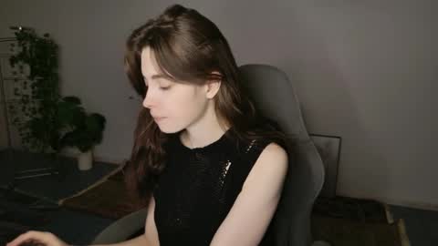 yoka_paradoxxx online show from 11.19.25