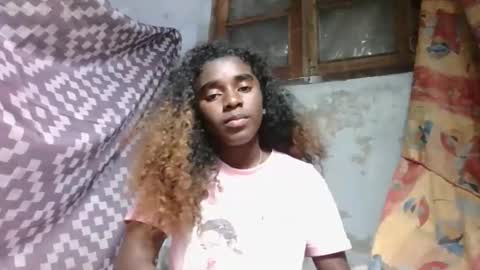 yolandrina05 online show from 09.14.25