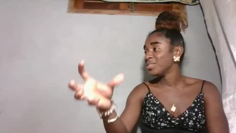 yolandrina05 online show from 10.29.25