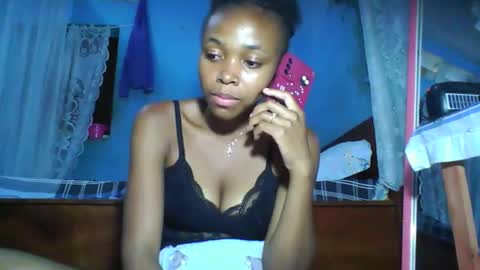 Snapshot of yolandrina90 chatting on 10.01.25 yolandrina90 online show from 10.01.25