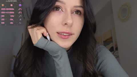 Snapshot of yononeey chatting on 12.25.24  Wilma  online show from 12.25.24