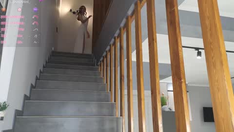 Snapshot of yononeey chatting on 01.17.25  Wilma  online show from 01.17.25