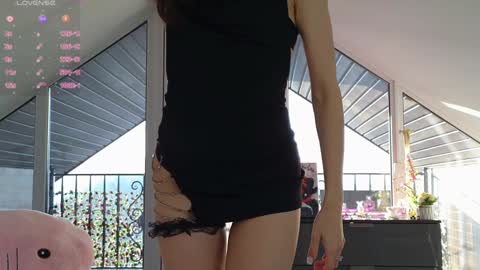 Snapshot of yononeey chatting on 01.27.25  Wilma  online show from 01.27.25