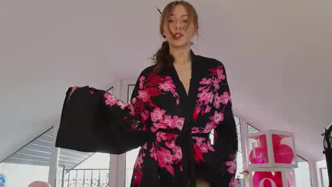 Snapshot of yononeey chatting on 02.15.25  Wilma  online show from 02.15.25