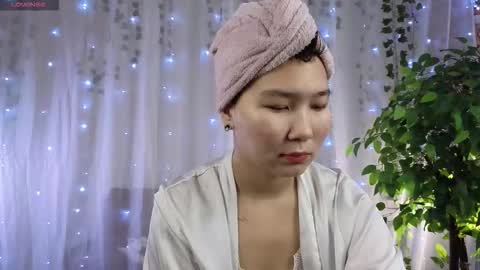 Snapshot of yoon_mii chatting on 10.18.25 i am Yoon online show from 10.18.25