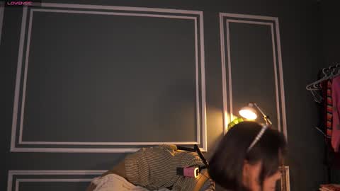 Snapshot of yoori_s chatting on 01.21.25 Mika online show from 01.21.25