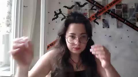 Aurora online show from 09.17.25