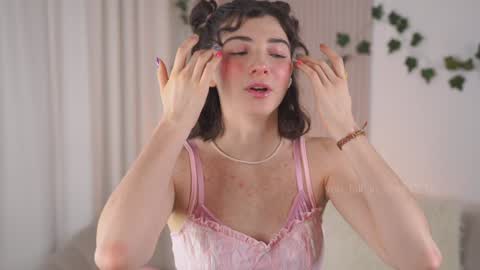 Elizabeth brunette -- Darline blonde  online show from 12.12.24