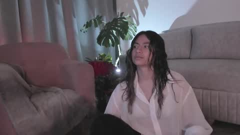 Snapshot of you_y0ung_pervert chatting on 10.10.25 Mar  online show from 10.10.25