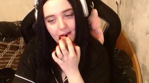 your_8a8y online show from 09.18.25