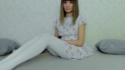 Snapshot of your_caramelka chatting on 12.04.24 Lily online show from 12.04.24