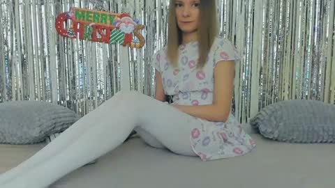 Snapshot of your_caramelka chatting on 12.24.24 Lily online show from 12.24.24